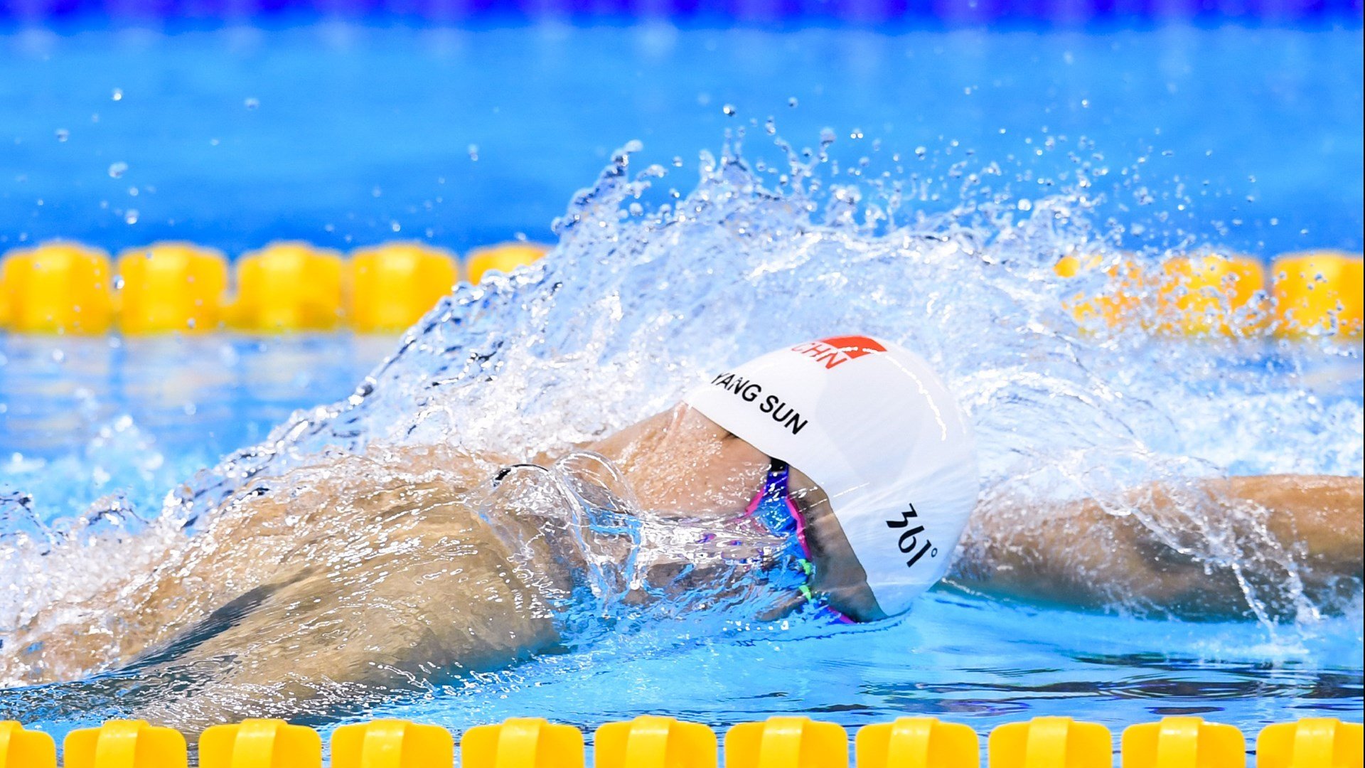 开云·Kaiyun网页版-“罕见奇观：场上场下令人难以置信的趣味”，场上什么意思